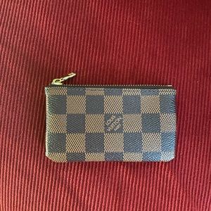 LV design change purse